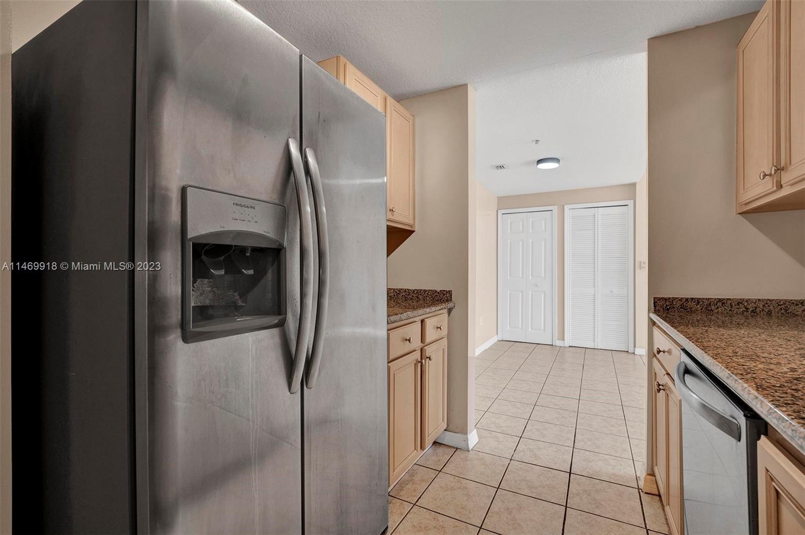 GRANADA GRAND CONDO - Residential
