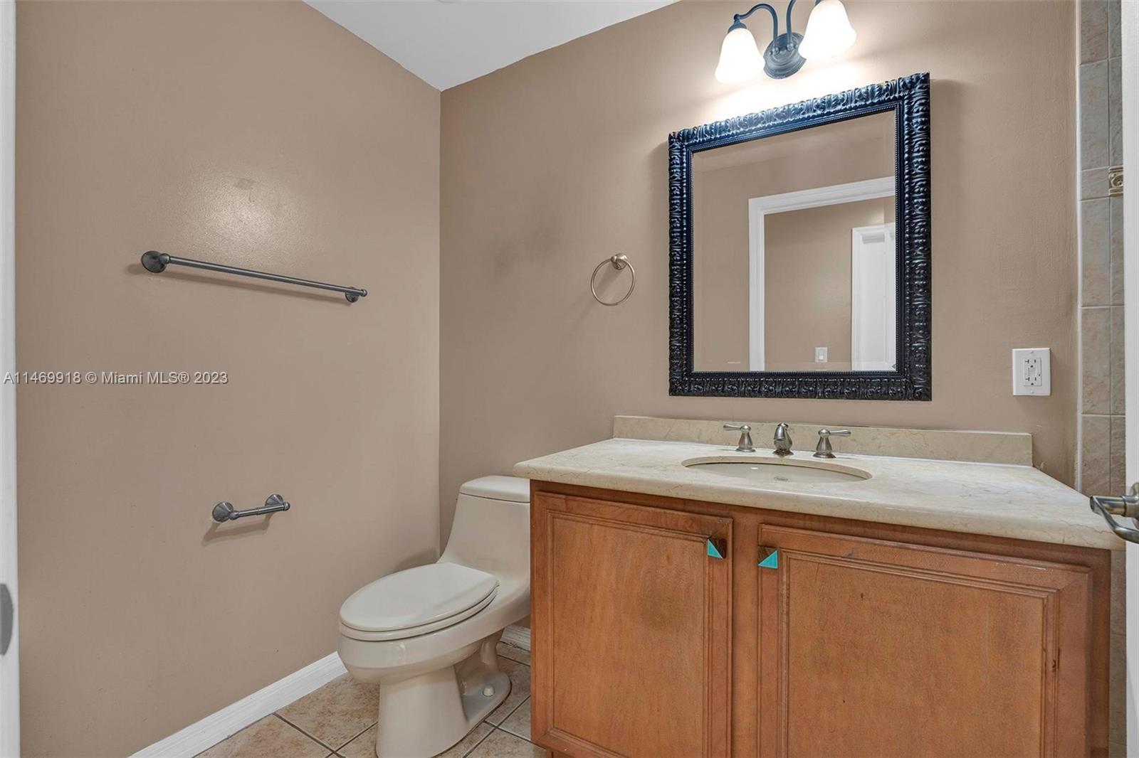 GRANADA GRAND CONDO - Residential