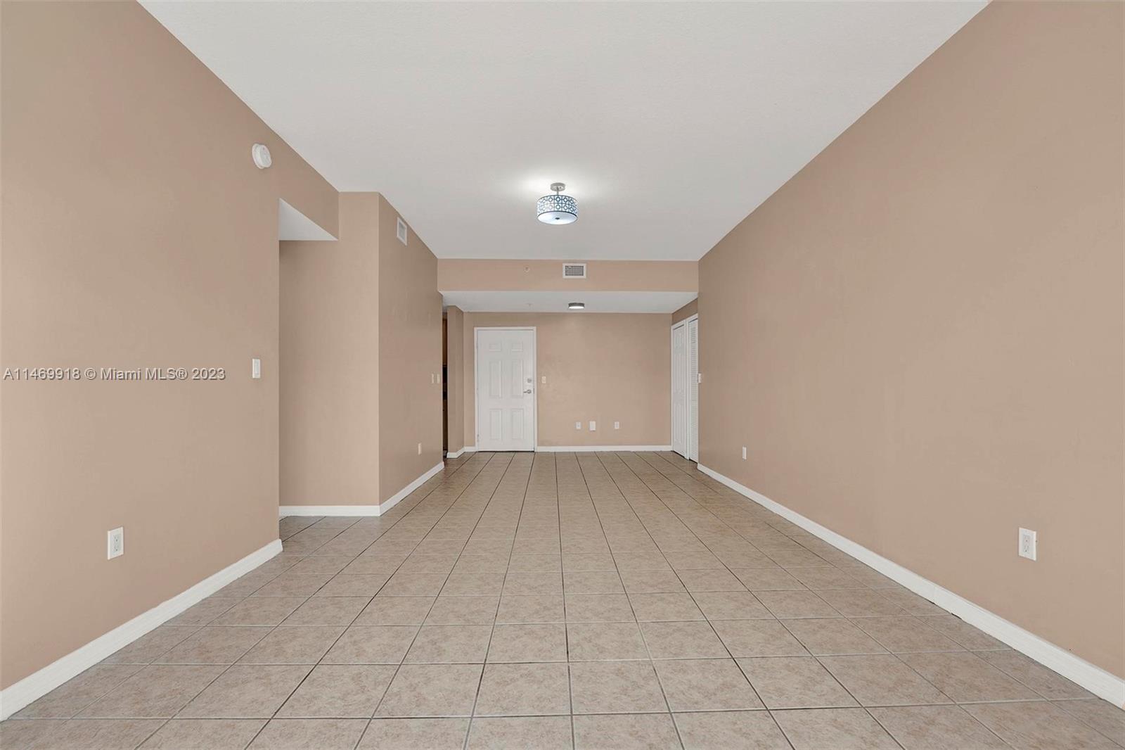 GRANADA GRAND CONDO - Residential