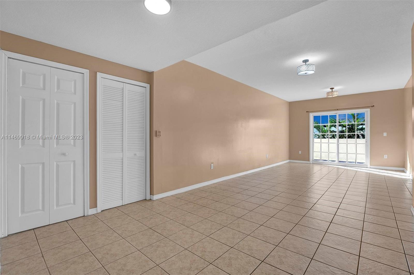 GRANADA GRAND CONDO - Residential
