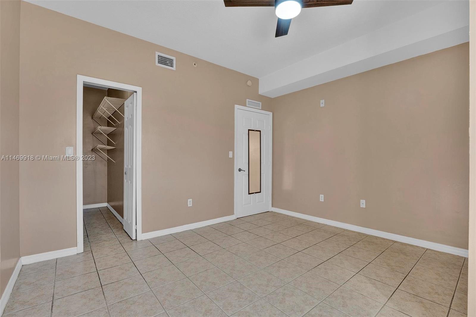 GRANADA GRAND CONDO - Residential