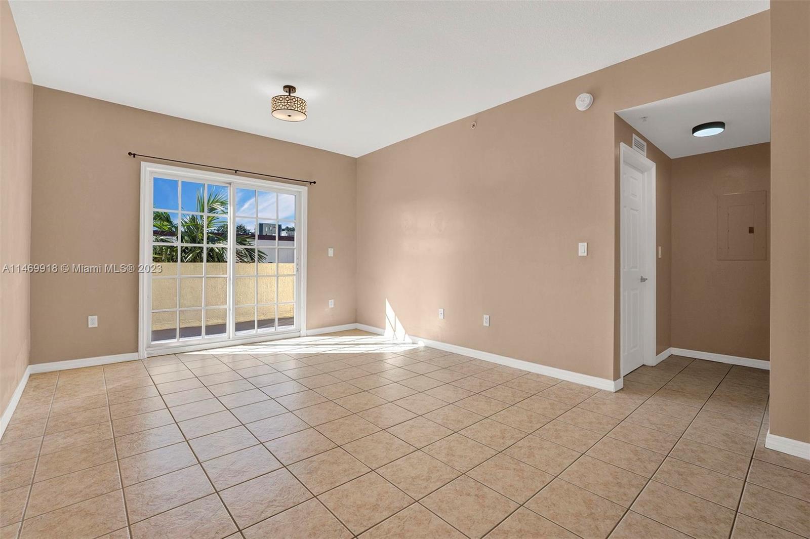 GRANADA GRAND CONDO - Residential