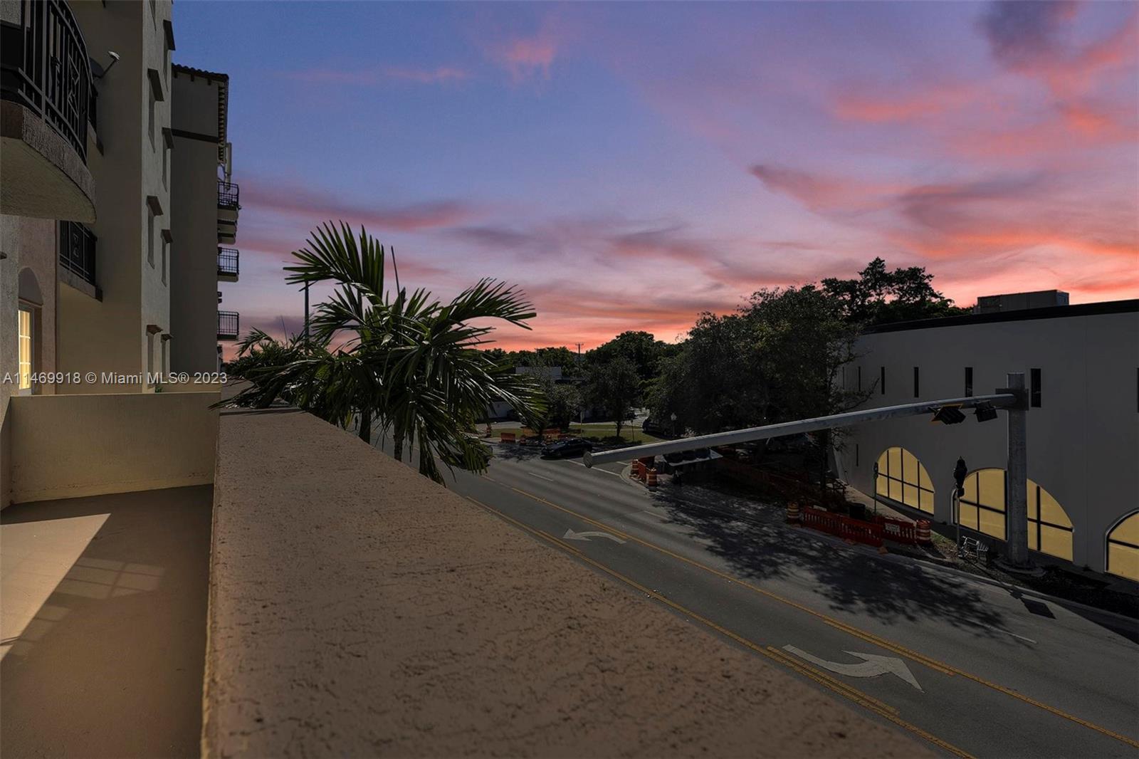 GRANADA GRAND CONDO - Residential
