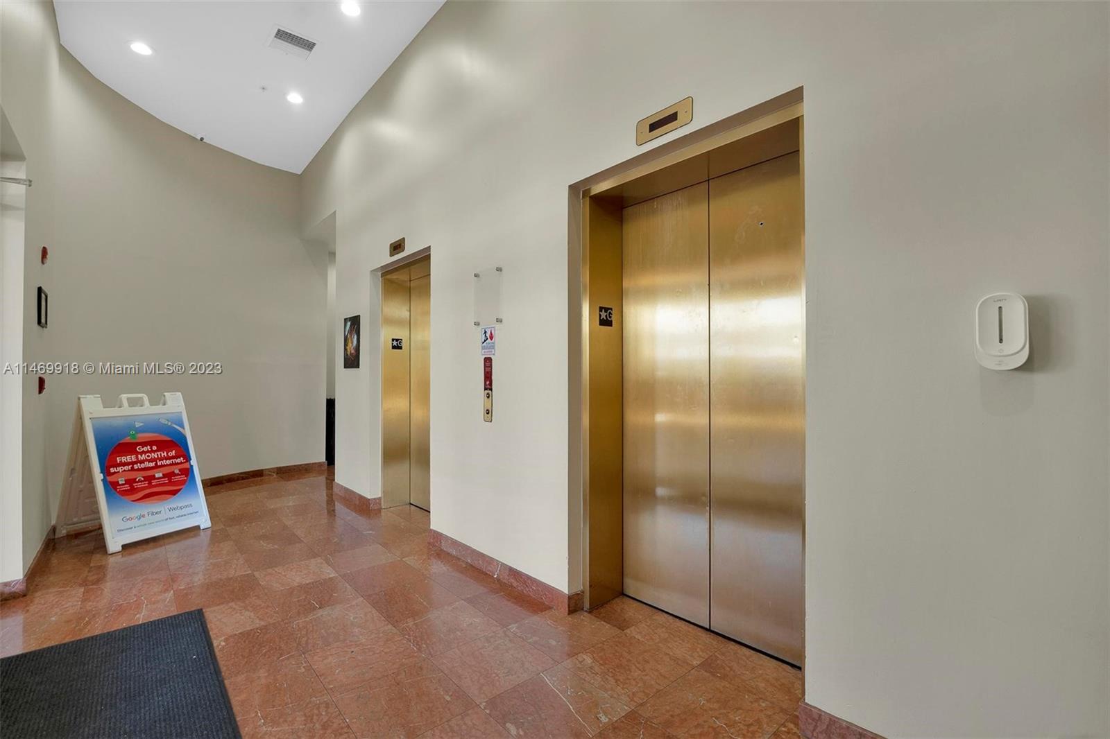 GRANADA GRAND CONDO - Residential