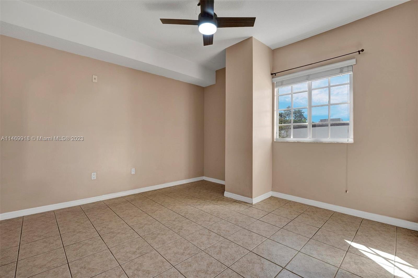 GRANADA GRAND CONDO - Residential