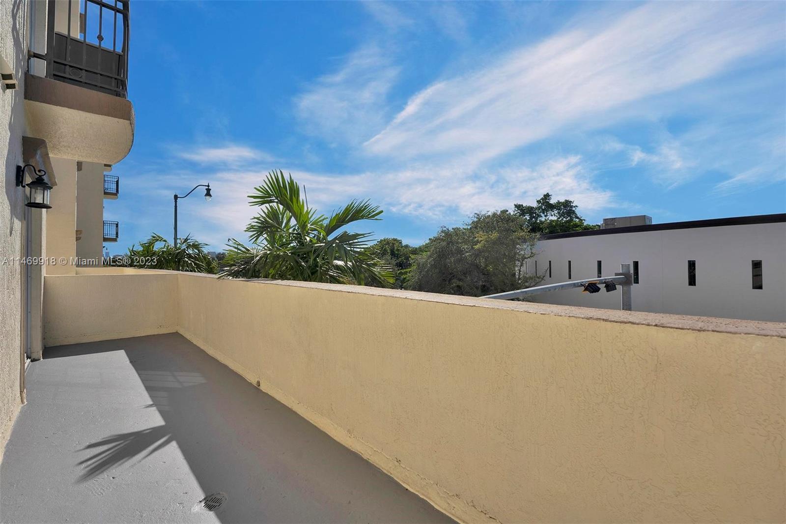 GRANADA GRAND CONDO - Residential