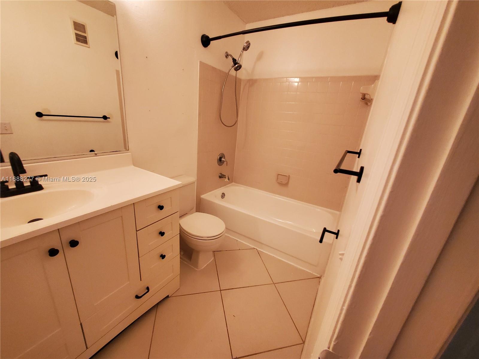 BOYNTON LANDINGS CONDO - Residential Lease