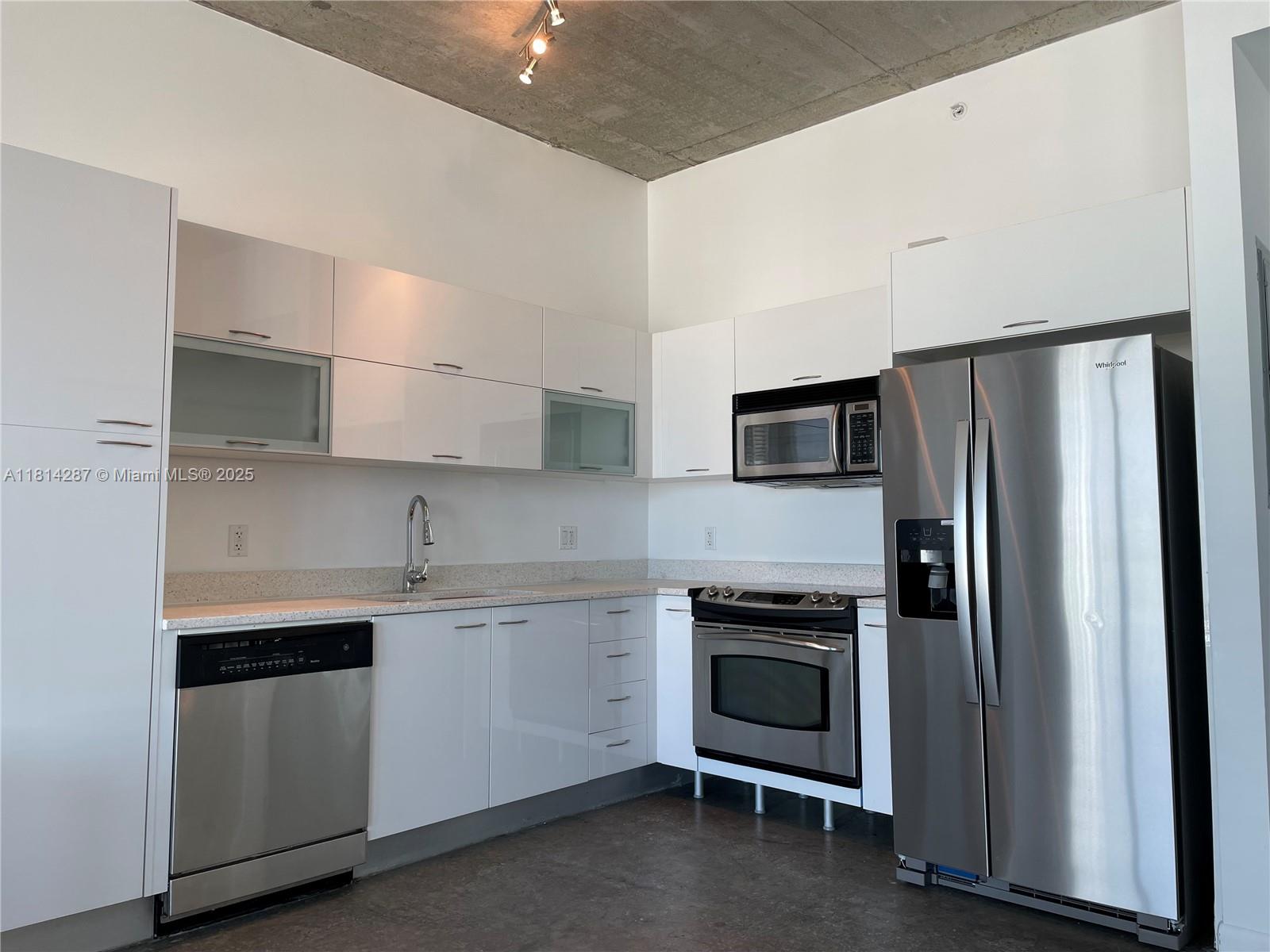 THE LOFT DOWNTOWN II COND - Residential Lease