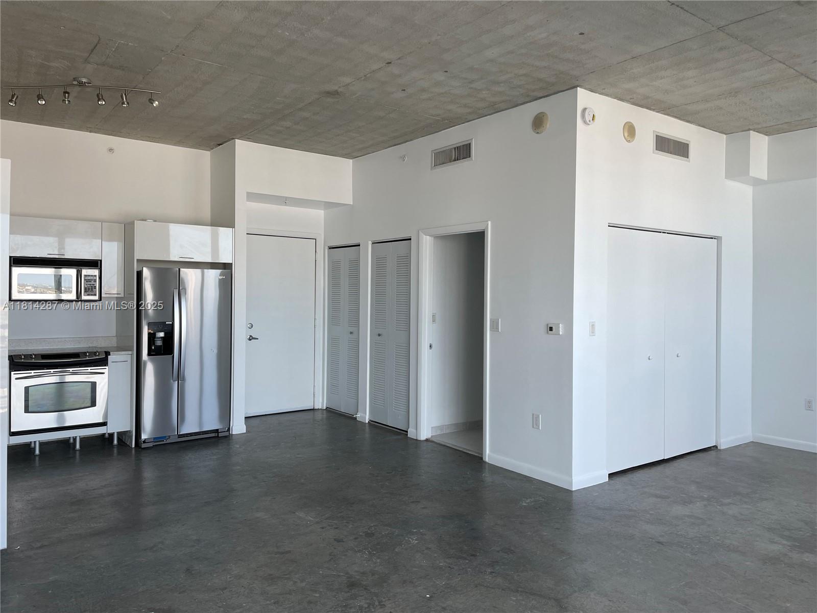 THE LOFT DOWNTOWN II COND - Residential Lease
