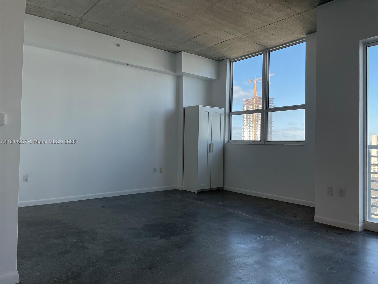 THE LOFT DOWNTOWN II COND - Residential Lease