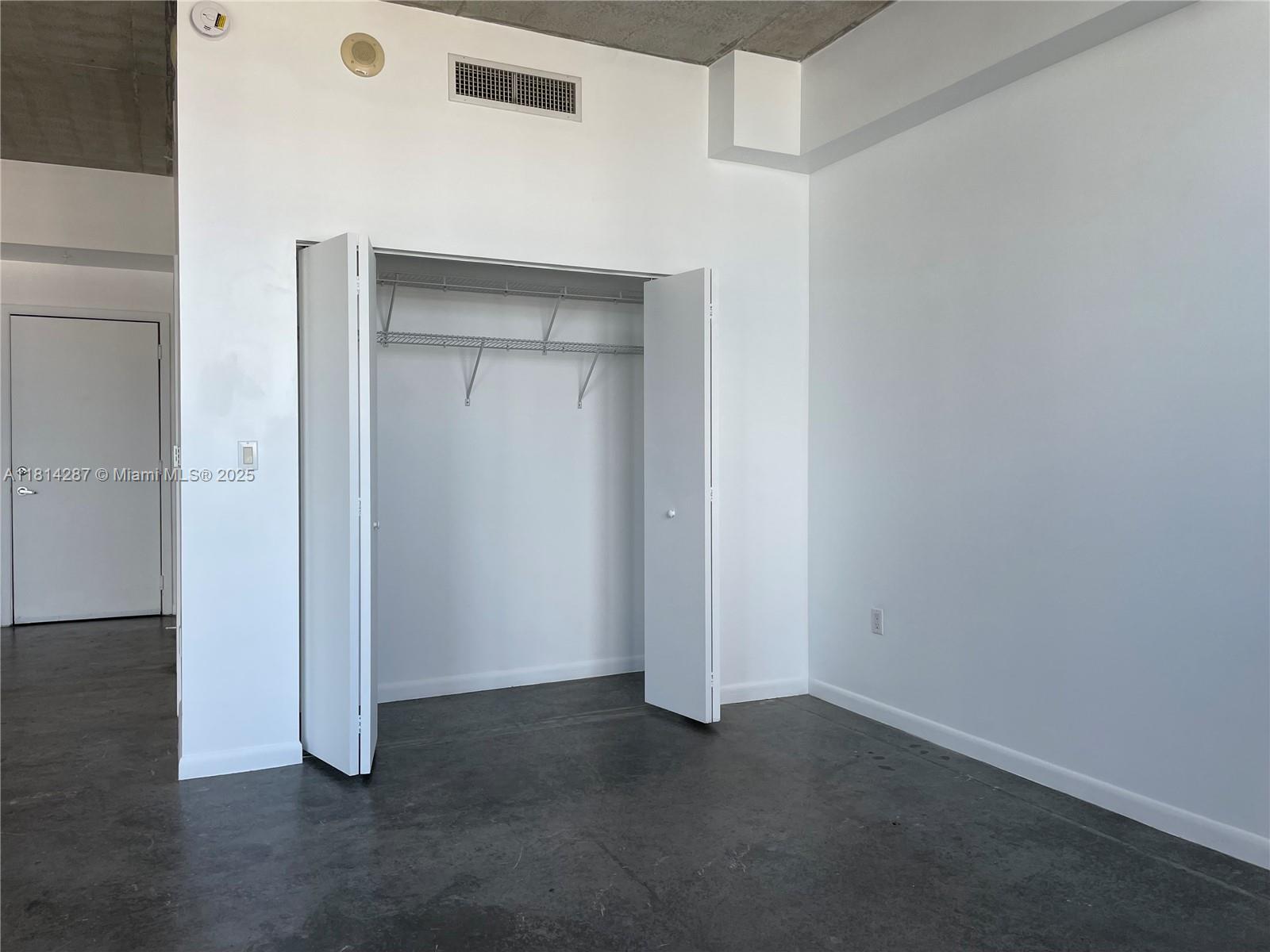THE LOFT DOWNTOWN II COND - Residential Lease