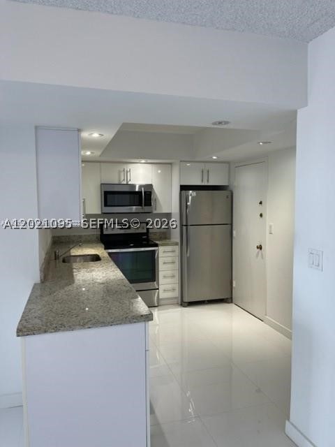 HALLMARK OF HOLLYWOOD CON - Residential