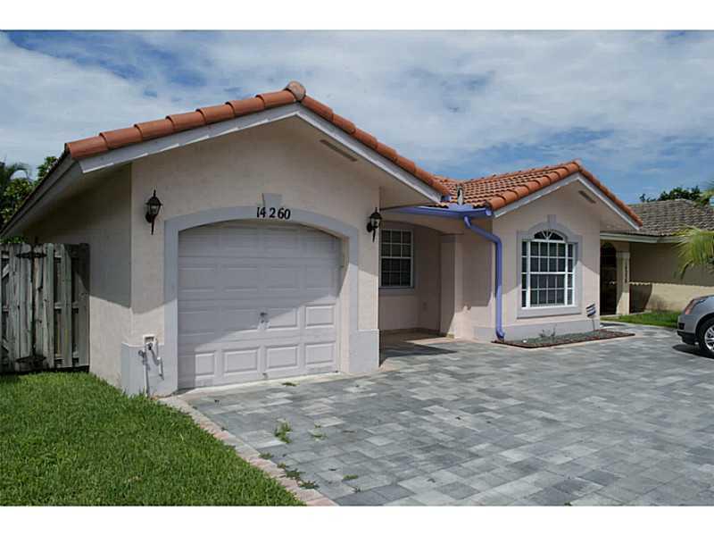 Beautiful home in Kendall with 3 Bedrooms, Fruit Trees in the back, paved driveway. Will go quickly! Pet deposit required.