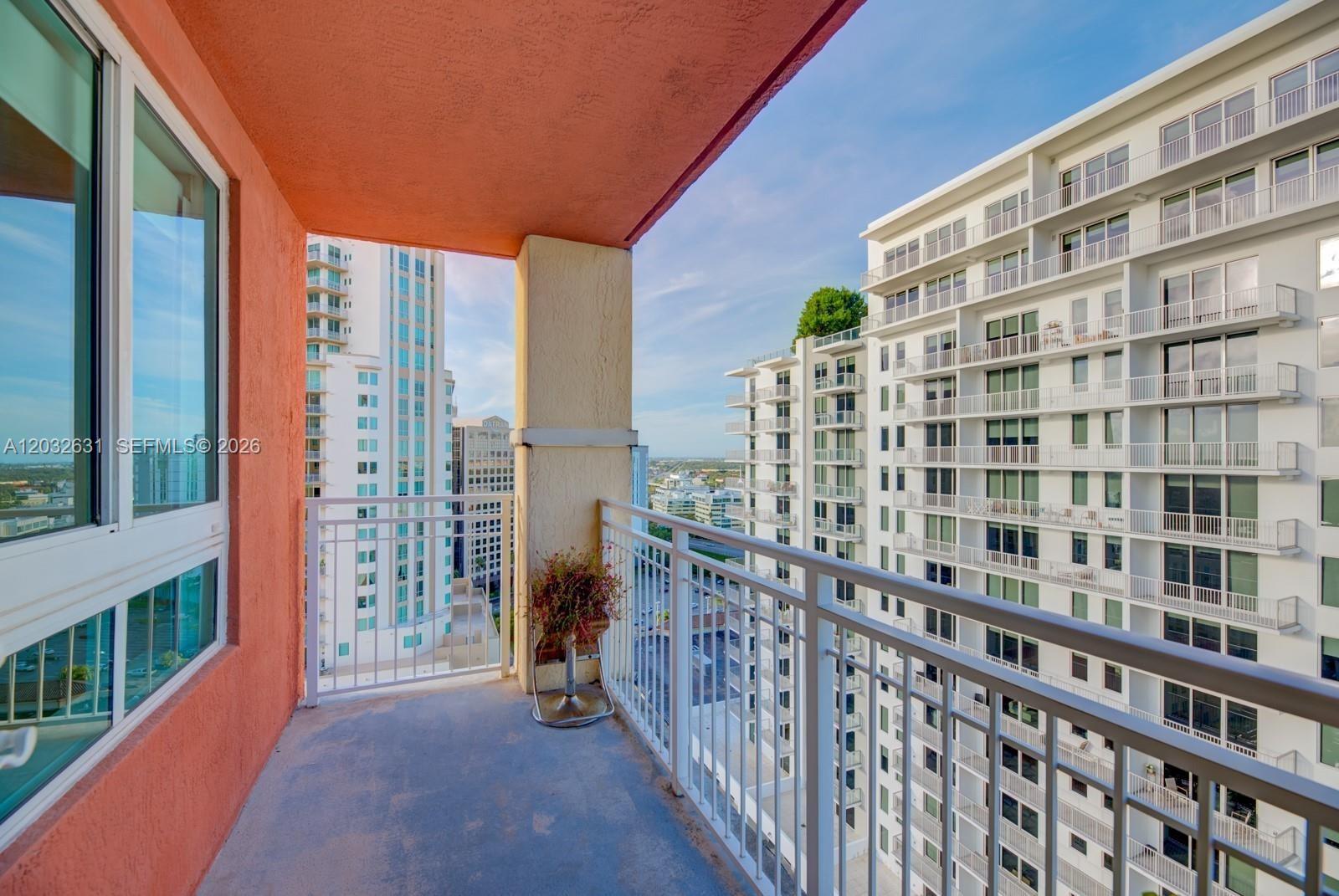 TOSCANO CONDO - Residential