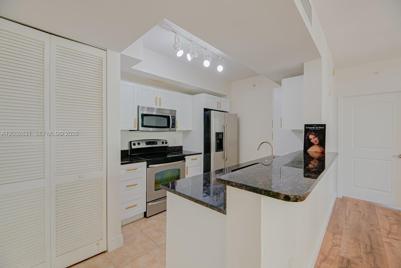 TOSCANO CONDO - Residential