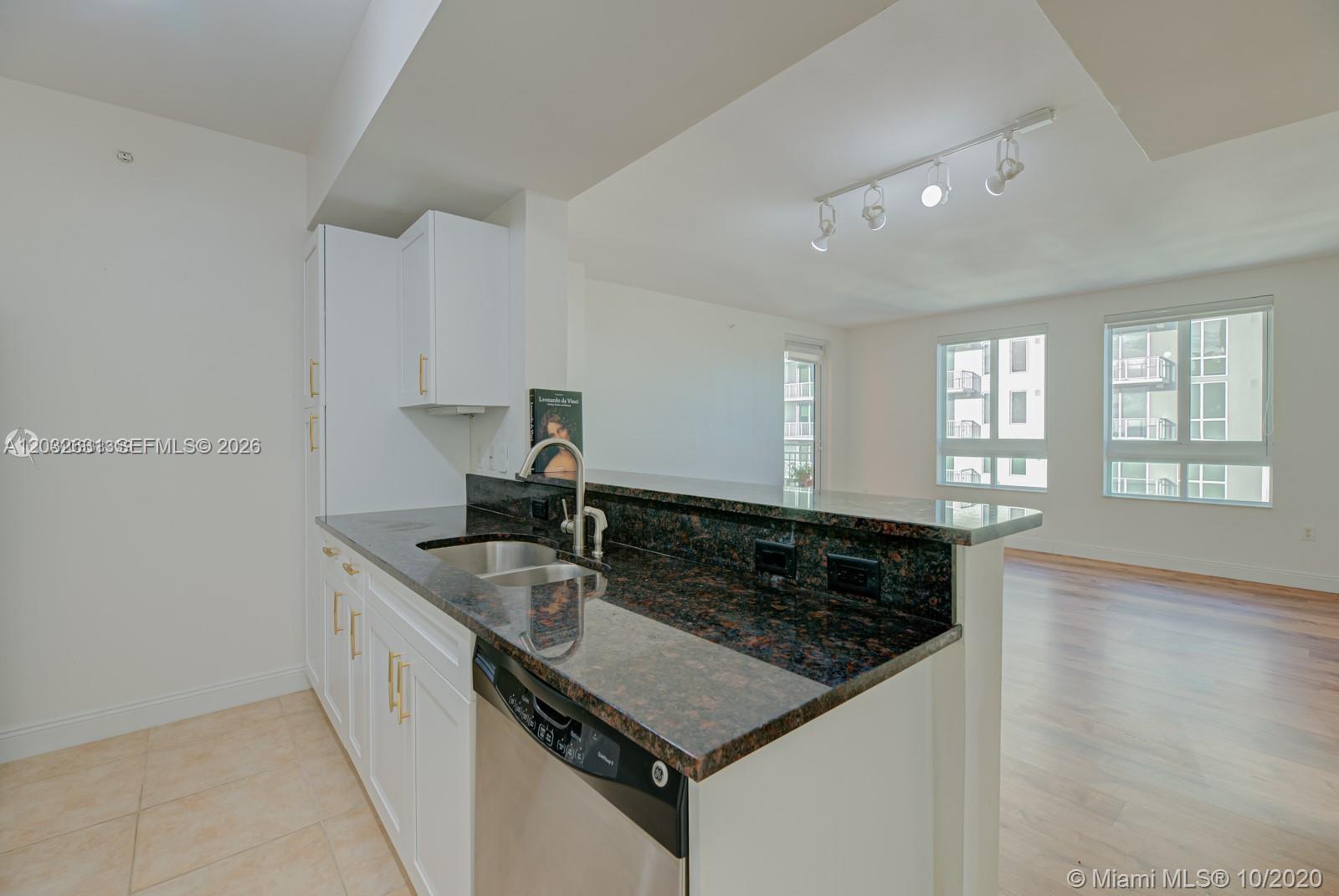 TOSCANO CONDO - Residential