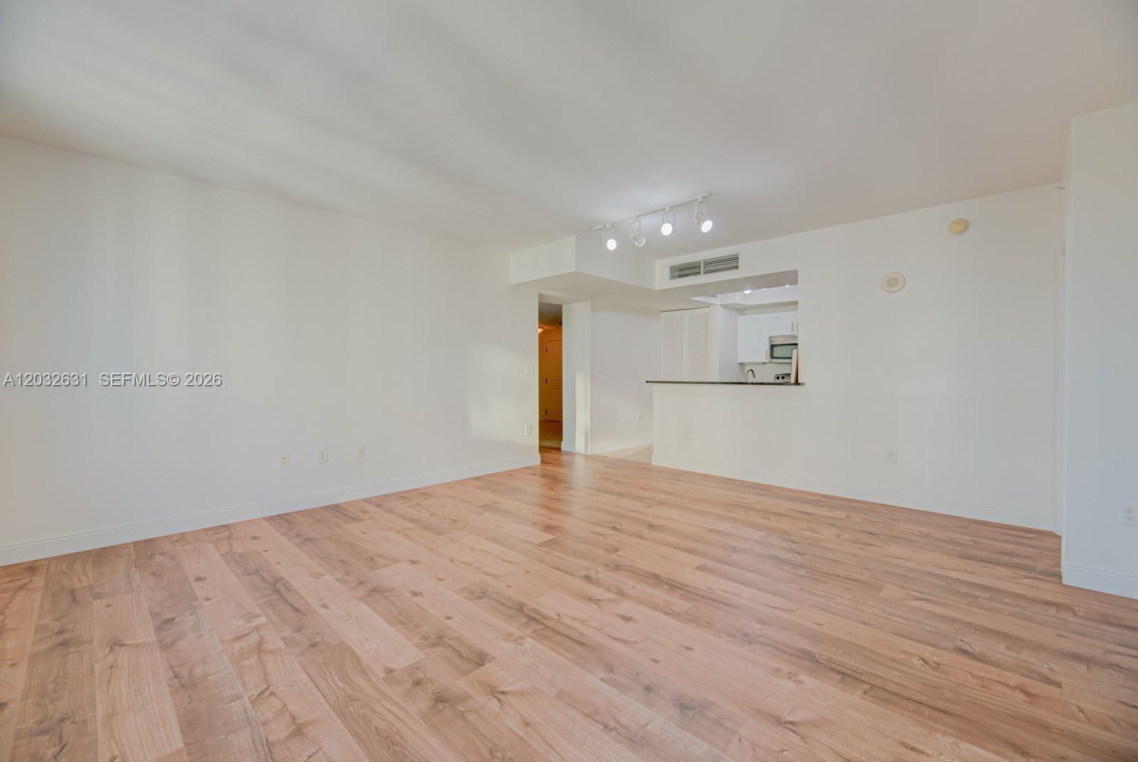 TOSCANO CONDO - Residential