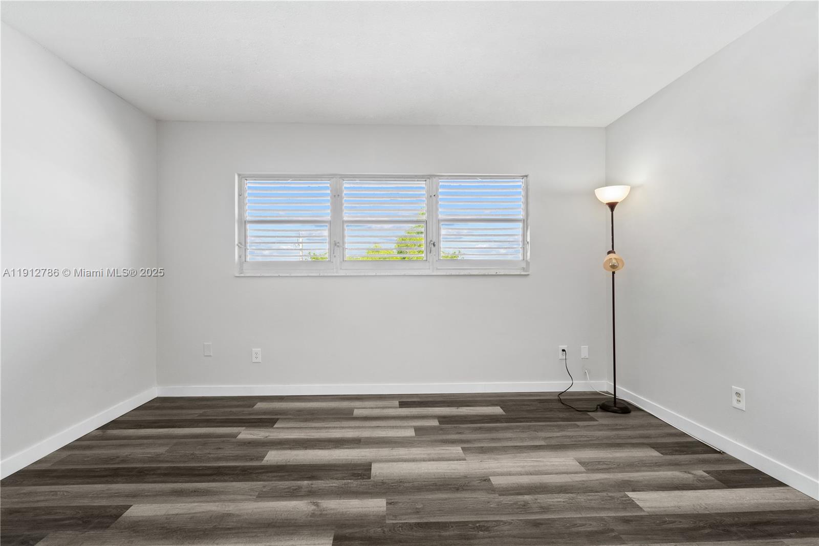 SEVENTEENTH GREEN CONDO - Residential