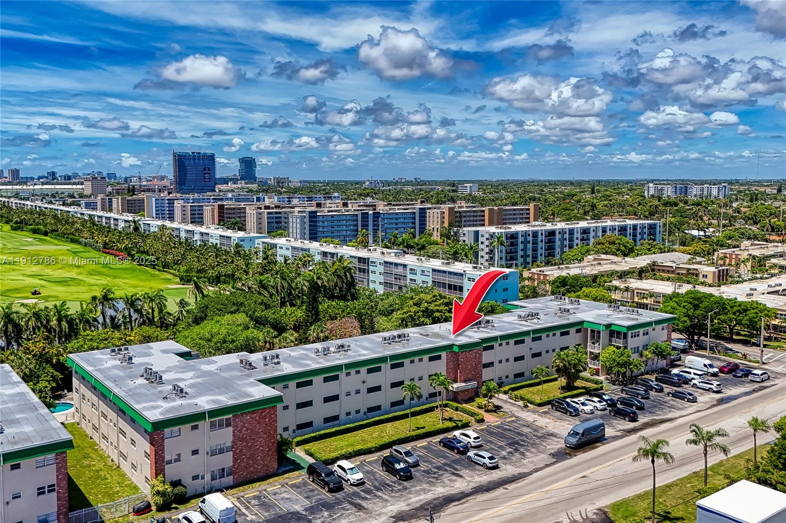 SEVENTEENTH GREEN CONDO - Residential