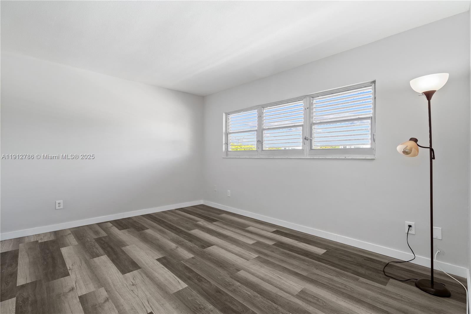 SEVENTEENTH GREEN CONDO - Residential