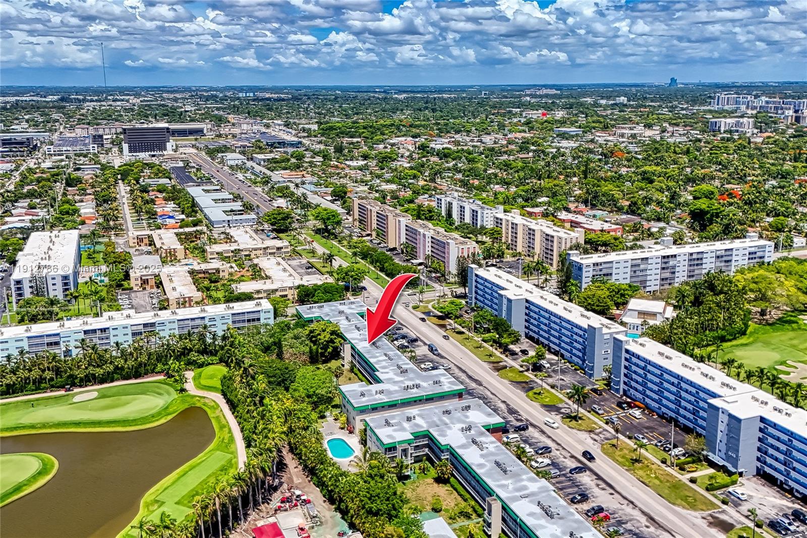 SEVENTEENTH GREEN CONDO - Residential