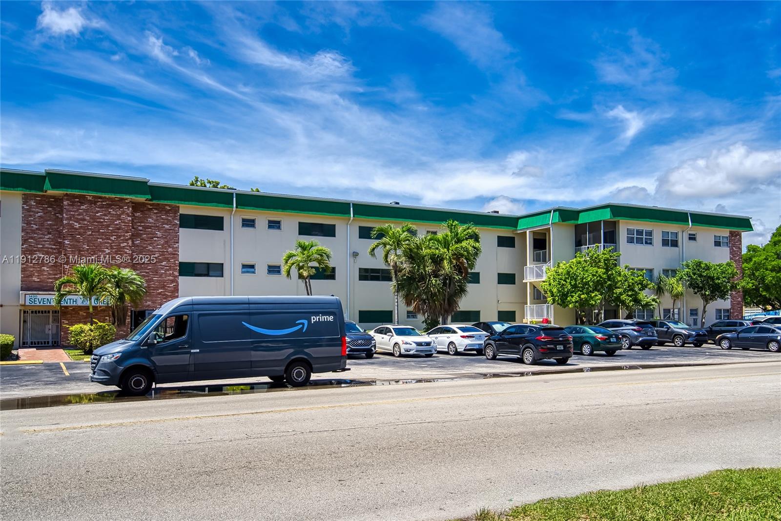 SEVENTEENTH GREEN CONDO - Residential