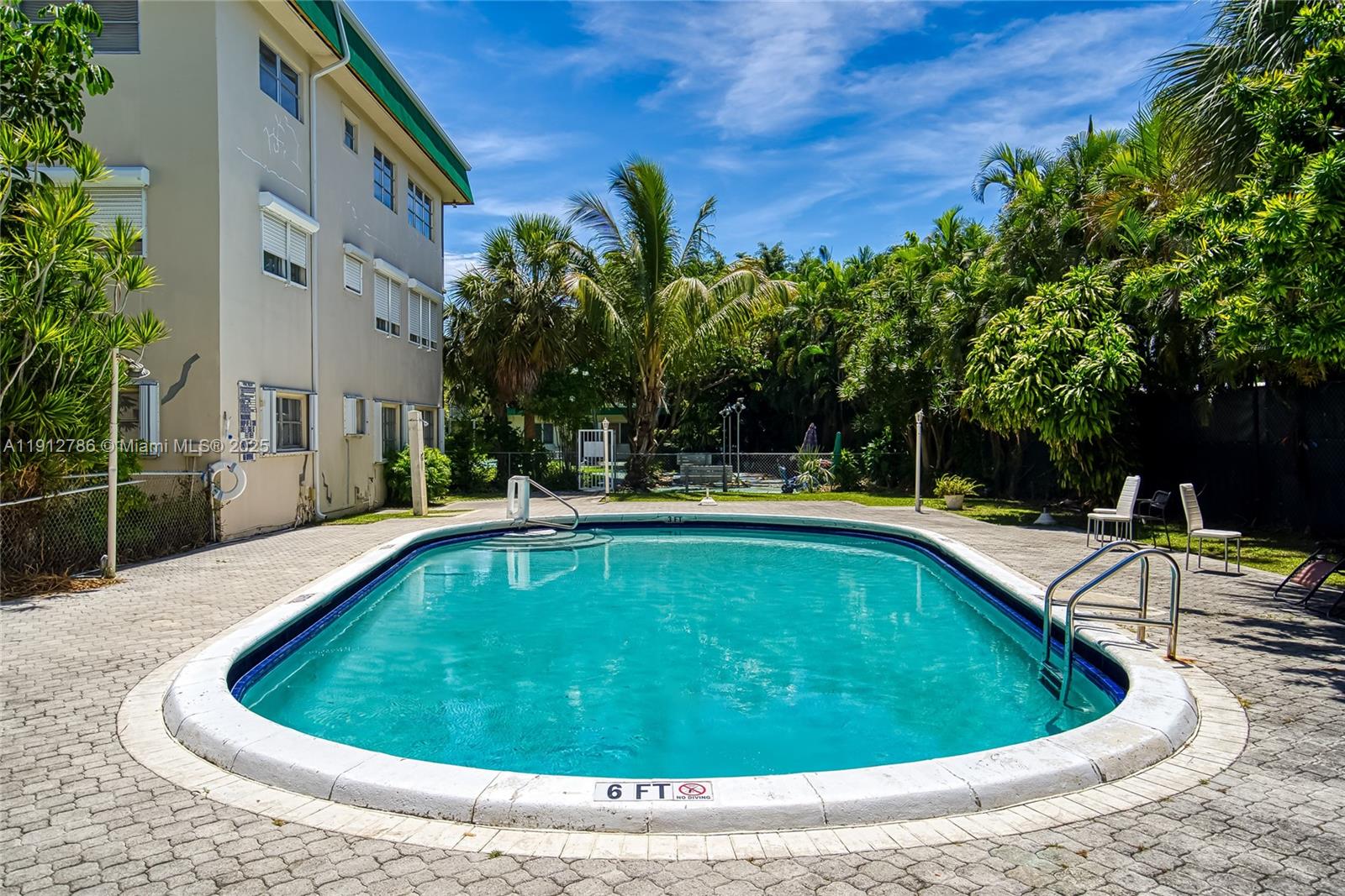SEVENTEENTH GREEN CONDO - Residential