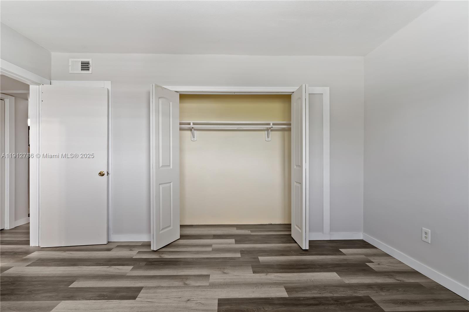SEVENTEENTH GREEN CONDO - Residential