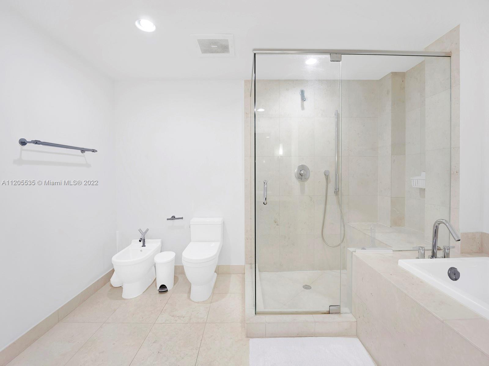 ICONBRICKELL CONDO NO 1 - Residential Lease
