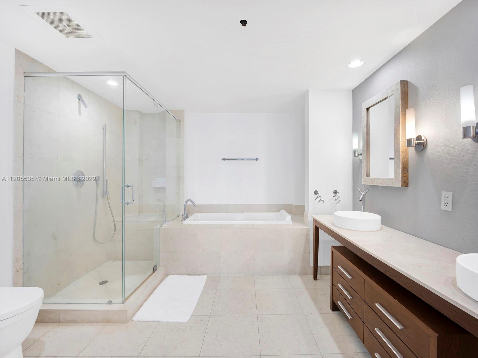 ICONBRICKELL CONDO NO 1 - Residential Lease