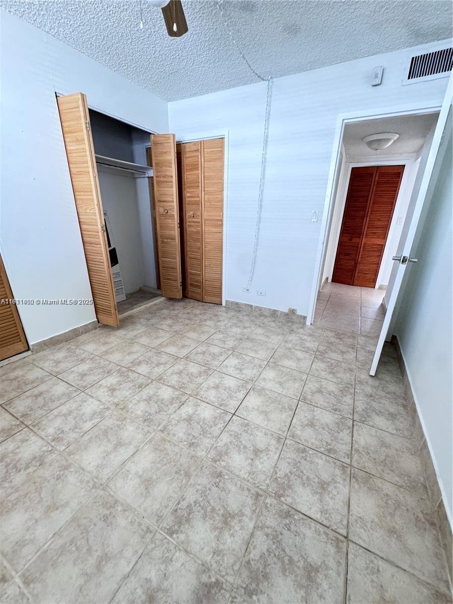 EASTERN SHORES WHITE HOUS - Residential