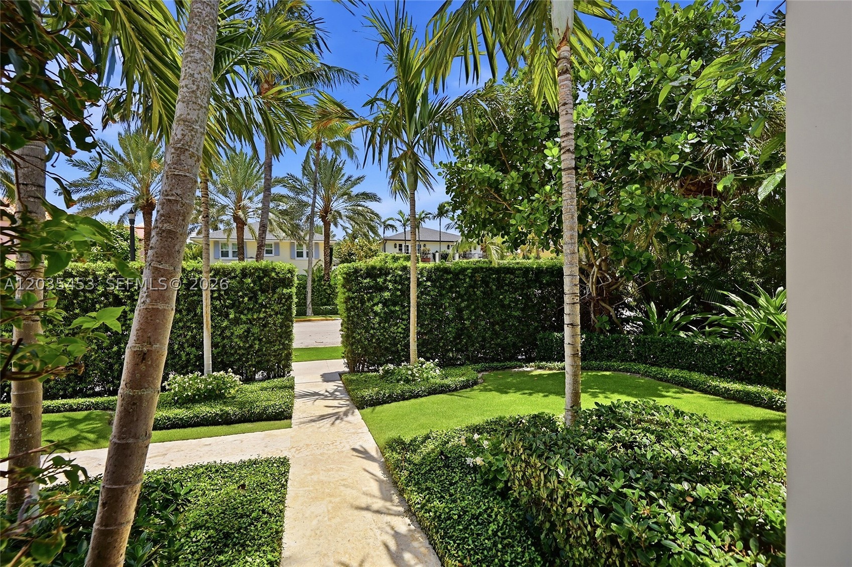 ROYAL PARK - Residential