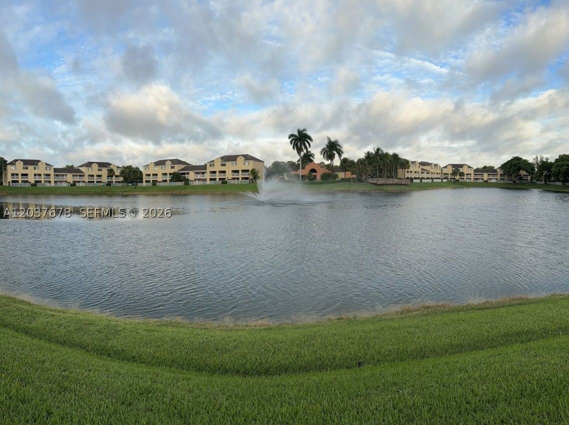 VILLAS AT LAKEVIEW - Residential