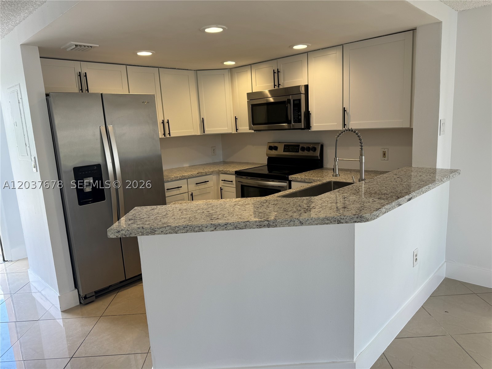 VILLAS AT LAKEVIEW - Residential