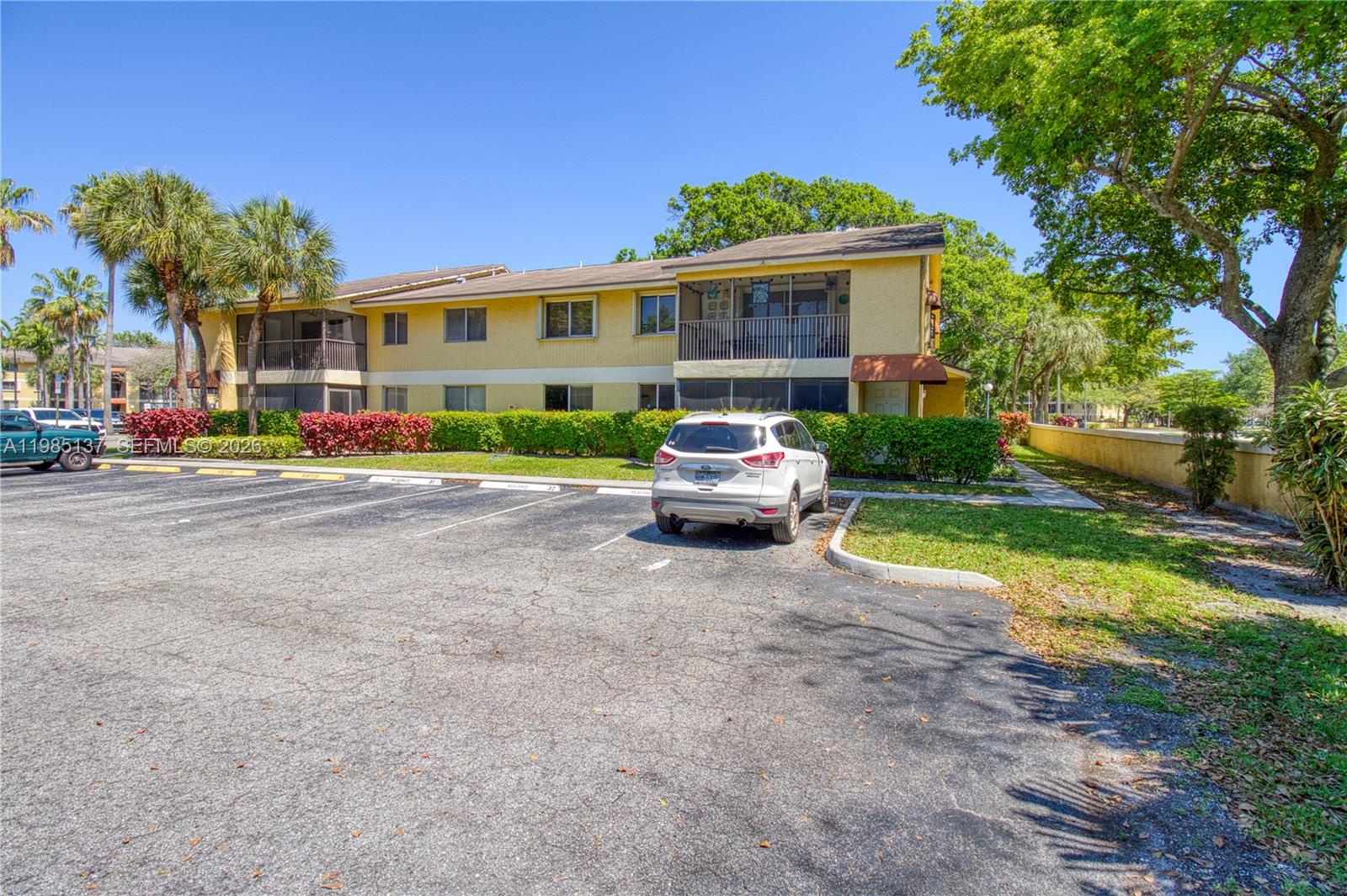 OAKLAND FOREST CLUB CONDO - Residential