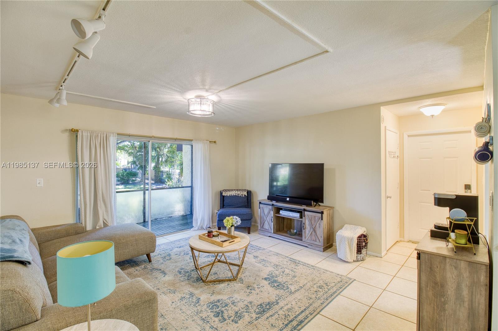 OAKLAND FOREST CLUB CONDO - Residential
