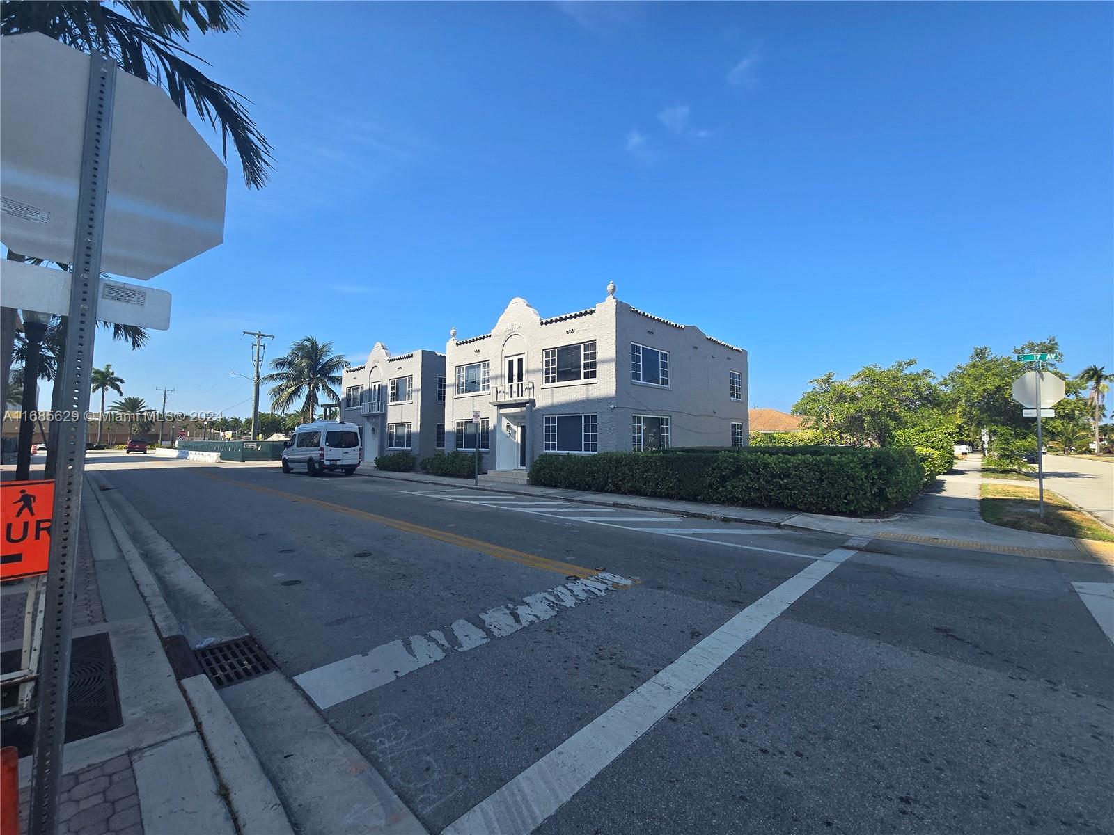 HOLLYWOOD - Residential Lease