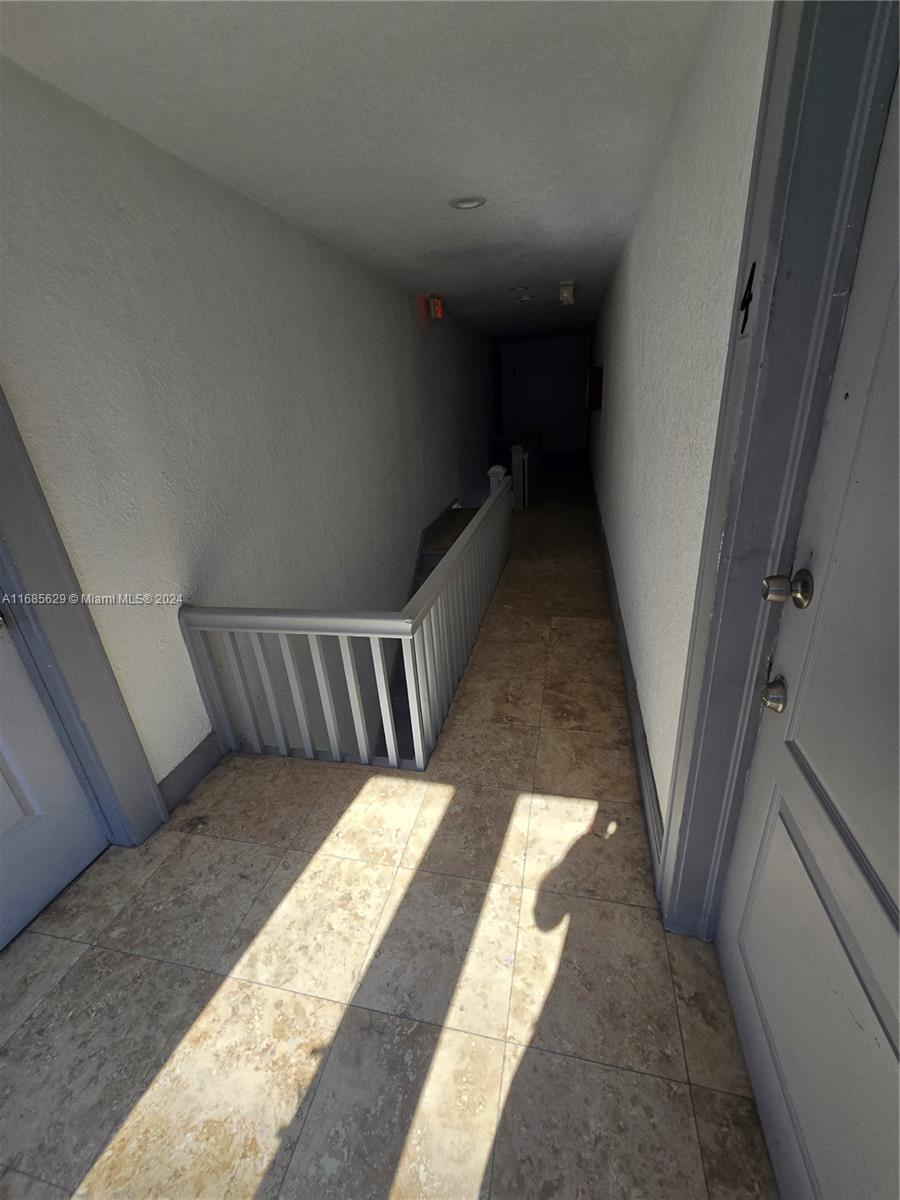 HOLLYWOOD - Residential Lease