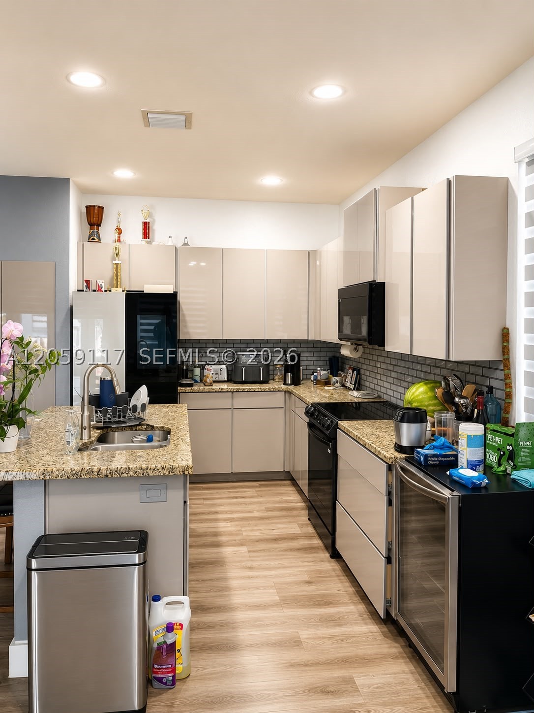 HEMINGWAY POINT - Residential