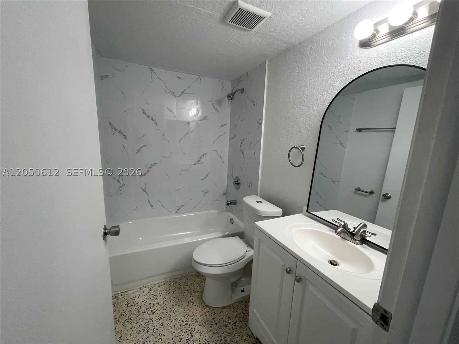 GUERNICA CONDO - Residential