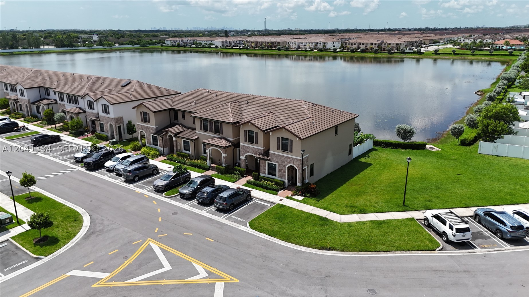AQUABELLA NORTH - Residential