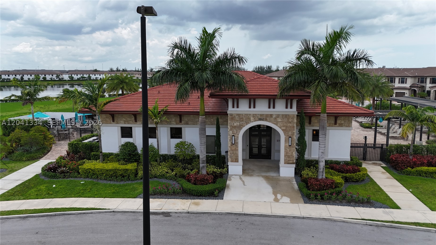 AQUABELLA NORTH - Residential