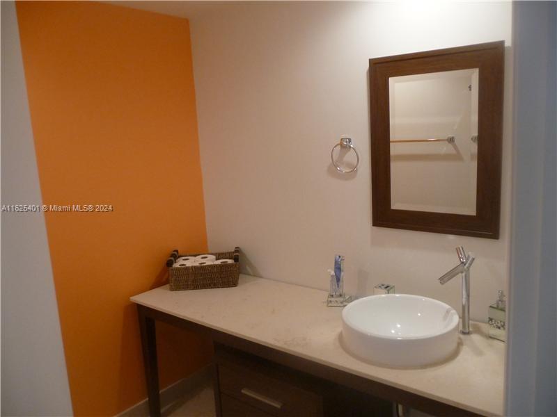 ICONBRICKELL CONDO NO 1 - Residential Lease