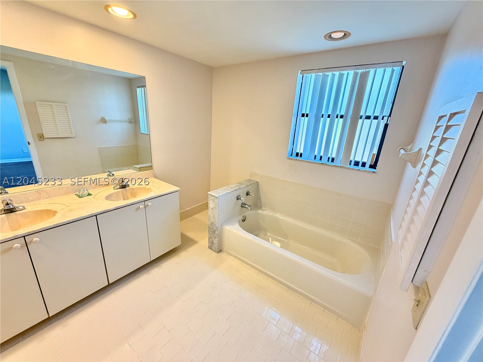 NOVA NORTH CONDOMINIUM 6 - Residential Lease