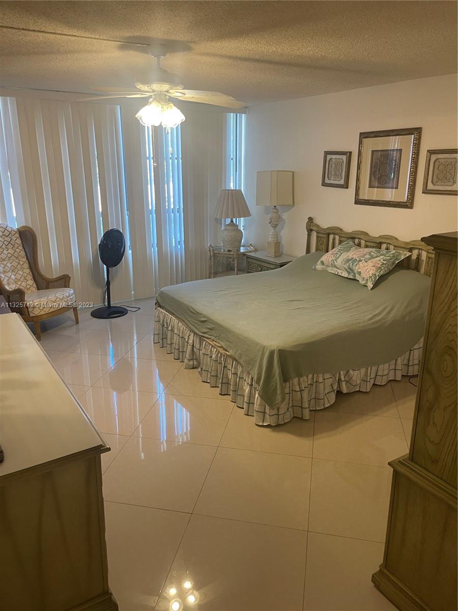 OLYMPUS CONDO PHASE - Residential