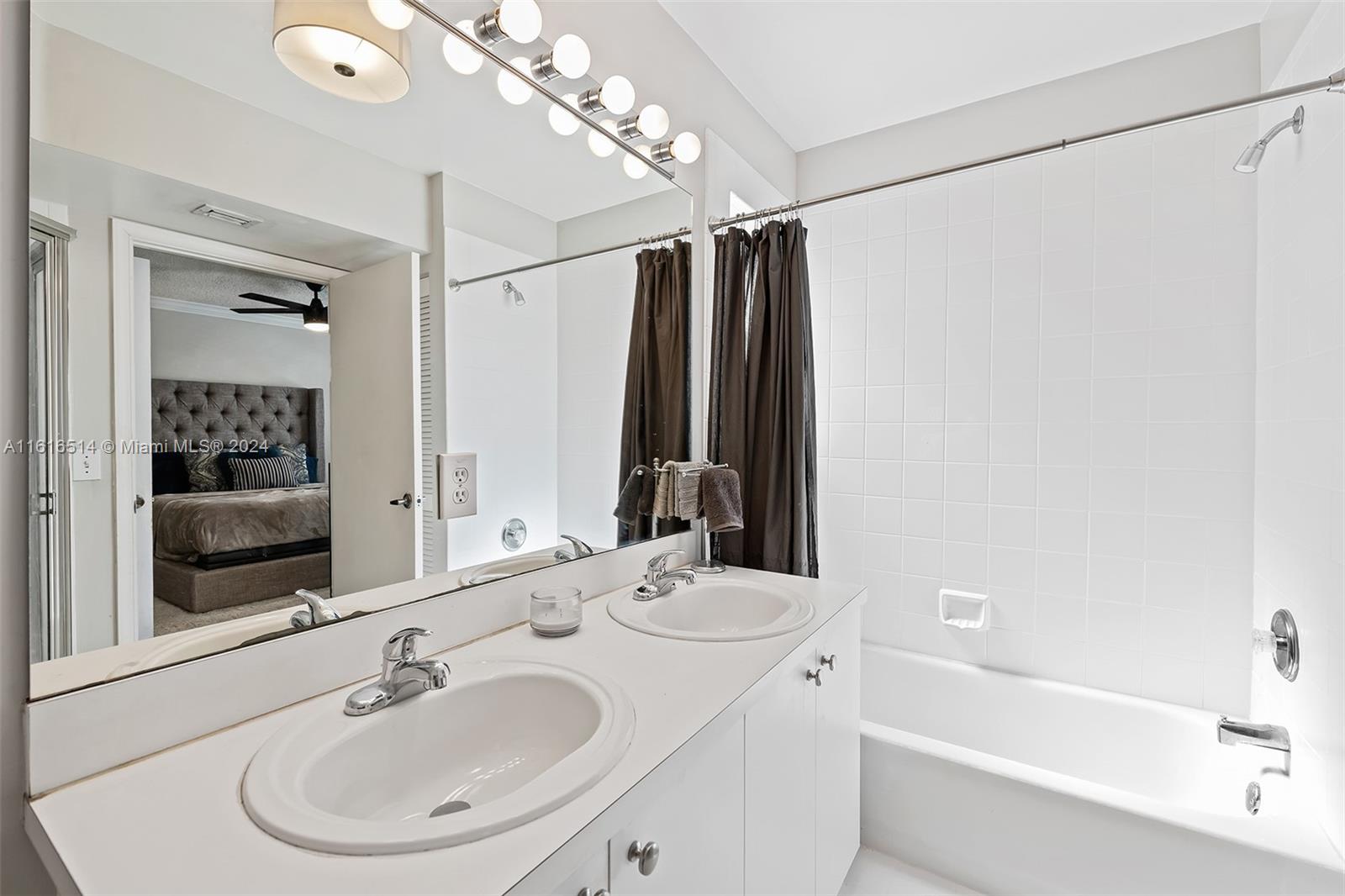 KENSINGTON MANOR - Residential Lease
