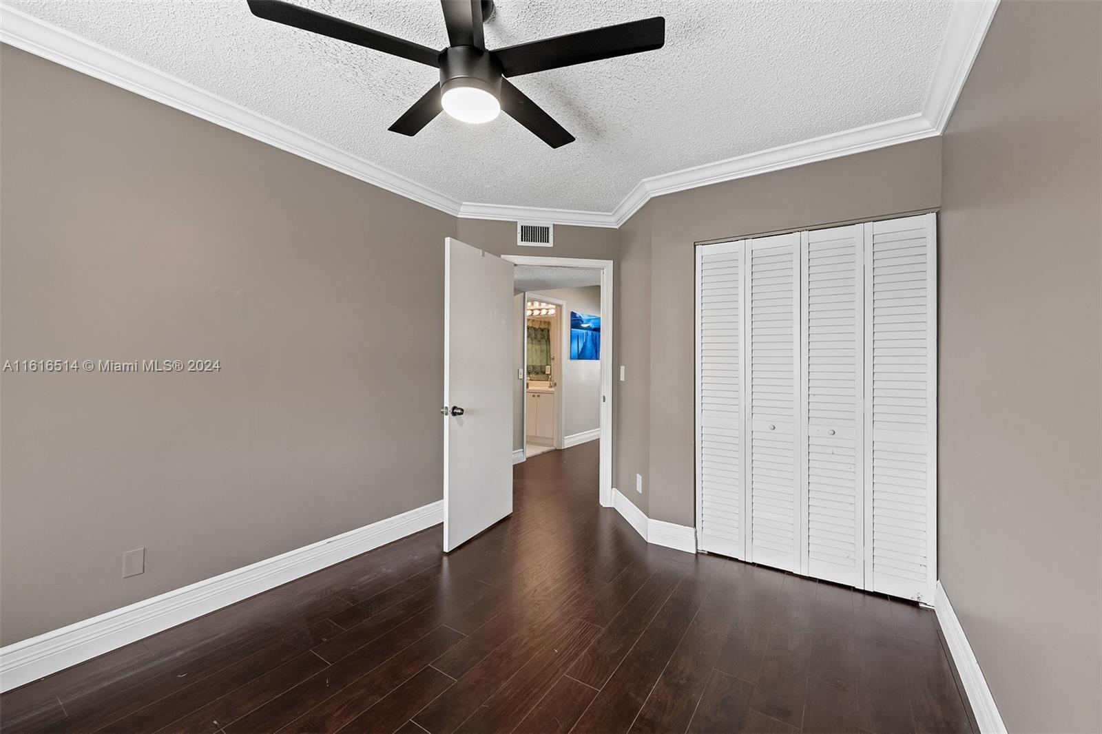 KENSINGTON MANOR - Residential Lease