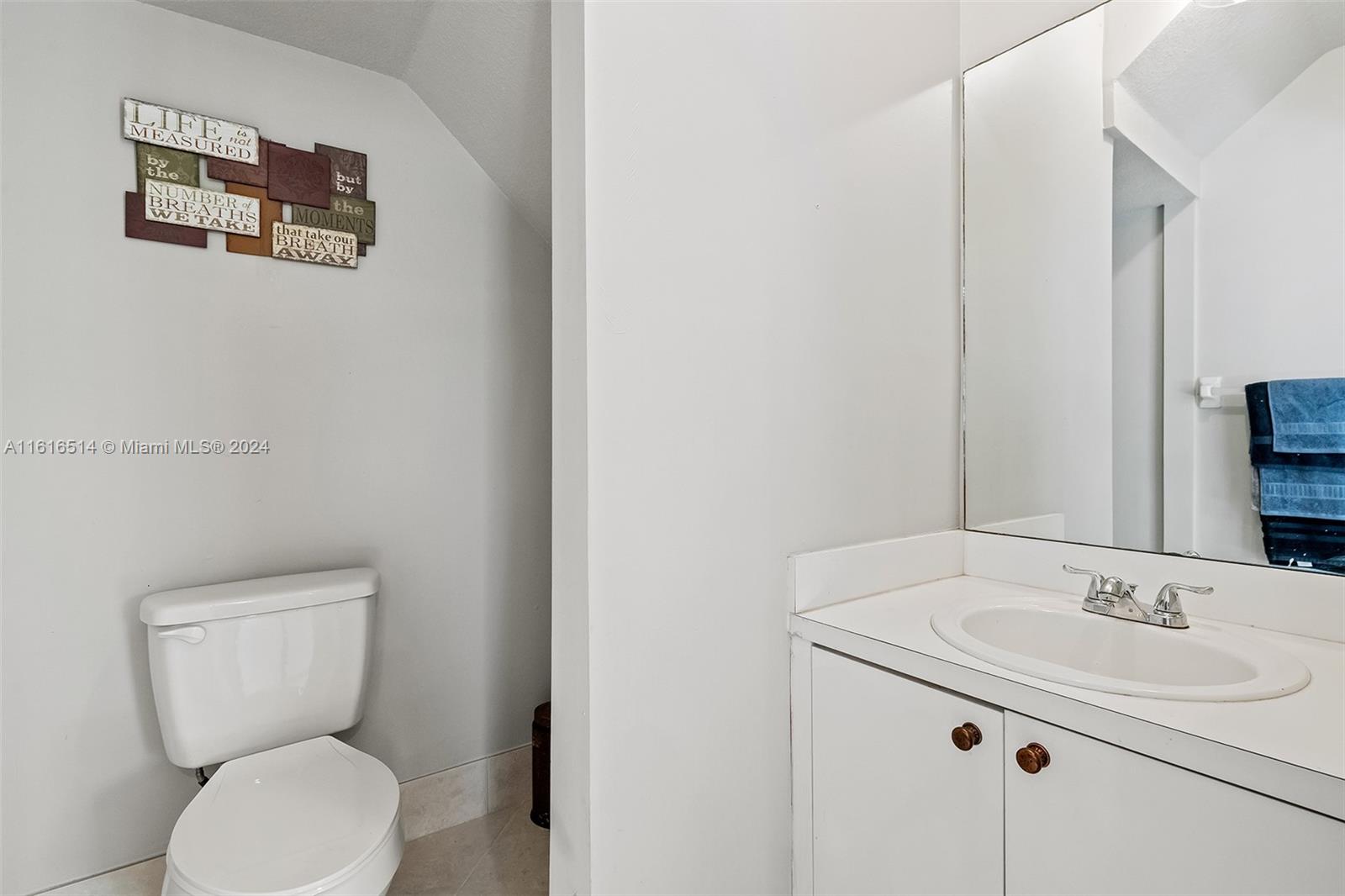 KENSINGTON MANOR - Residential Lease