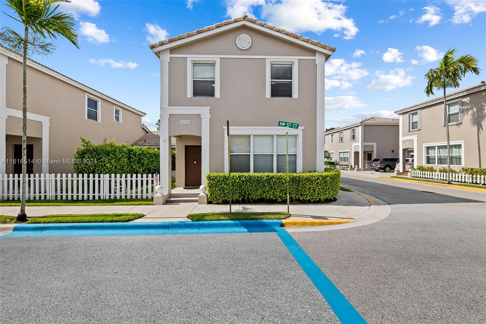 KENSINGTON MANOR - Residential Lease