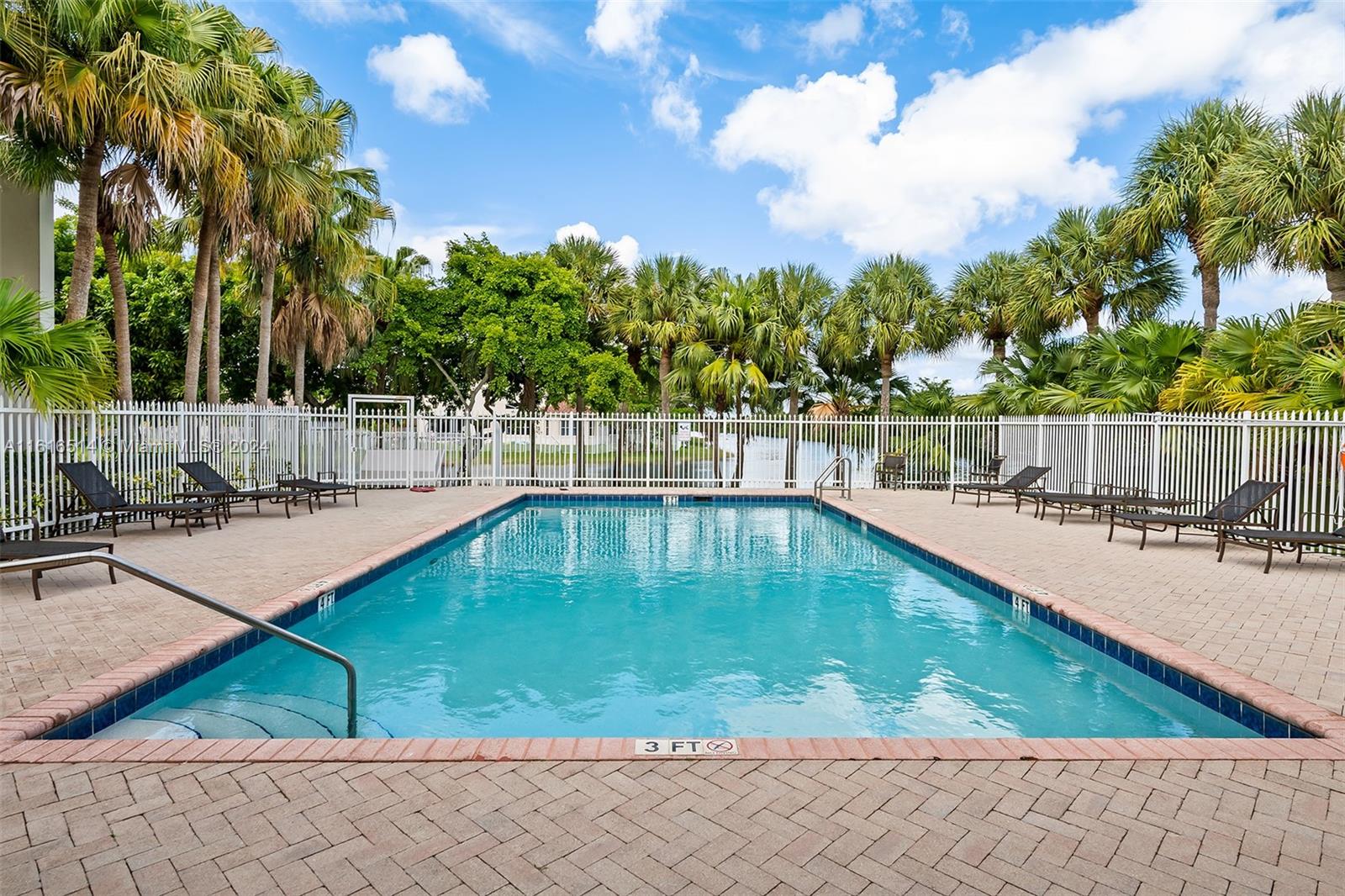 KENSINGTON MANOR - Residential Lease